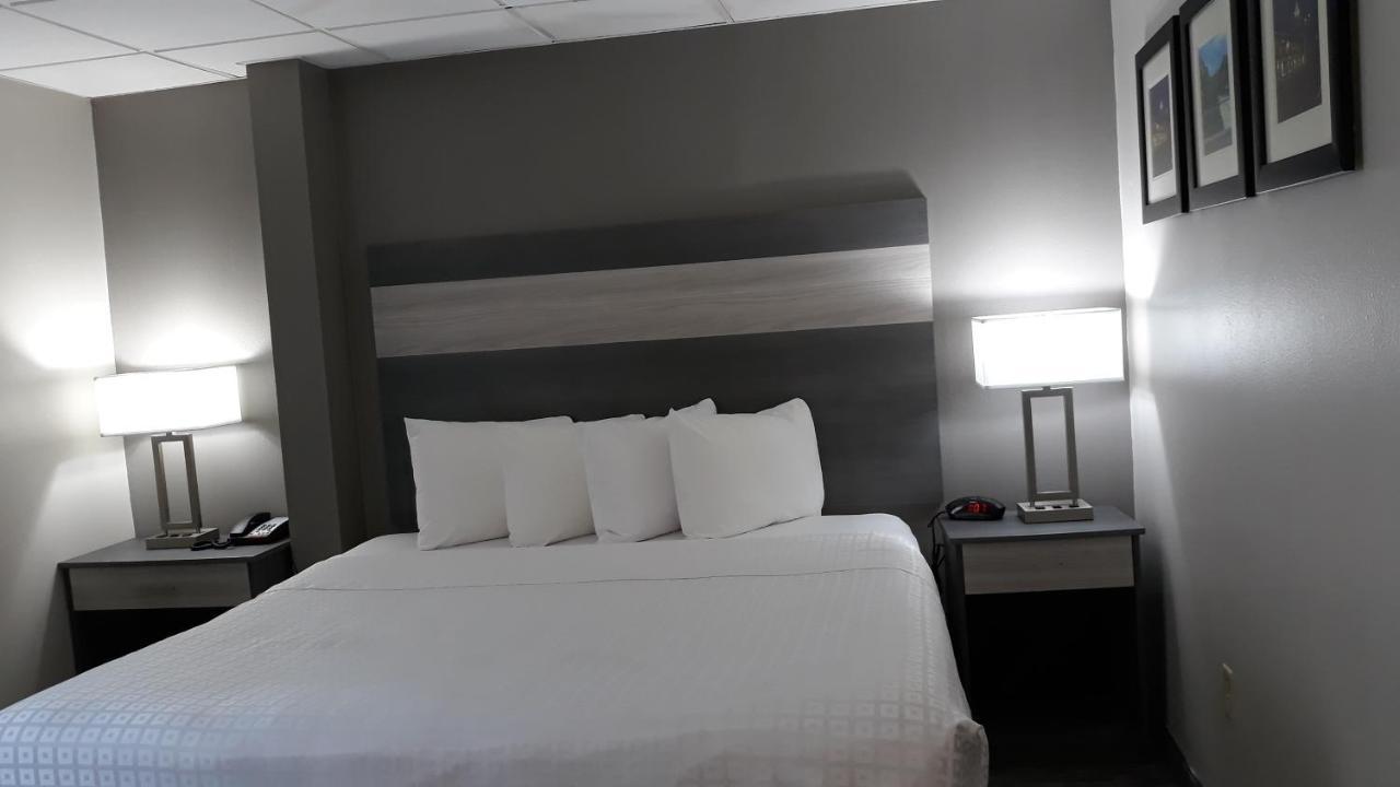 Baymont By Wyndham Lafayette - Purdue University Екстер'єр фото