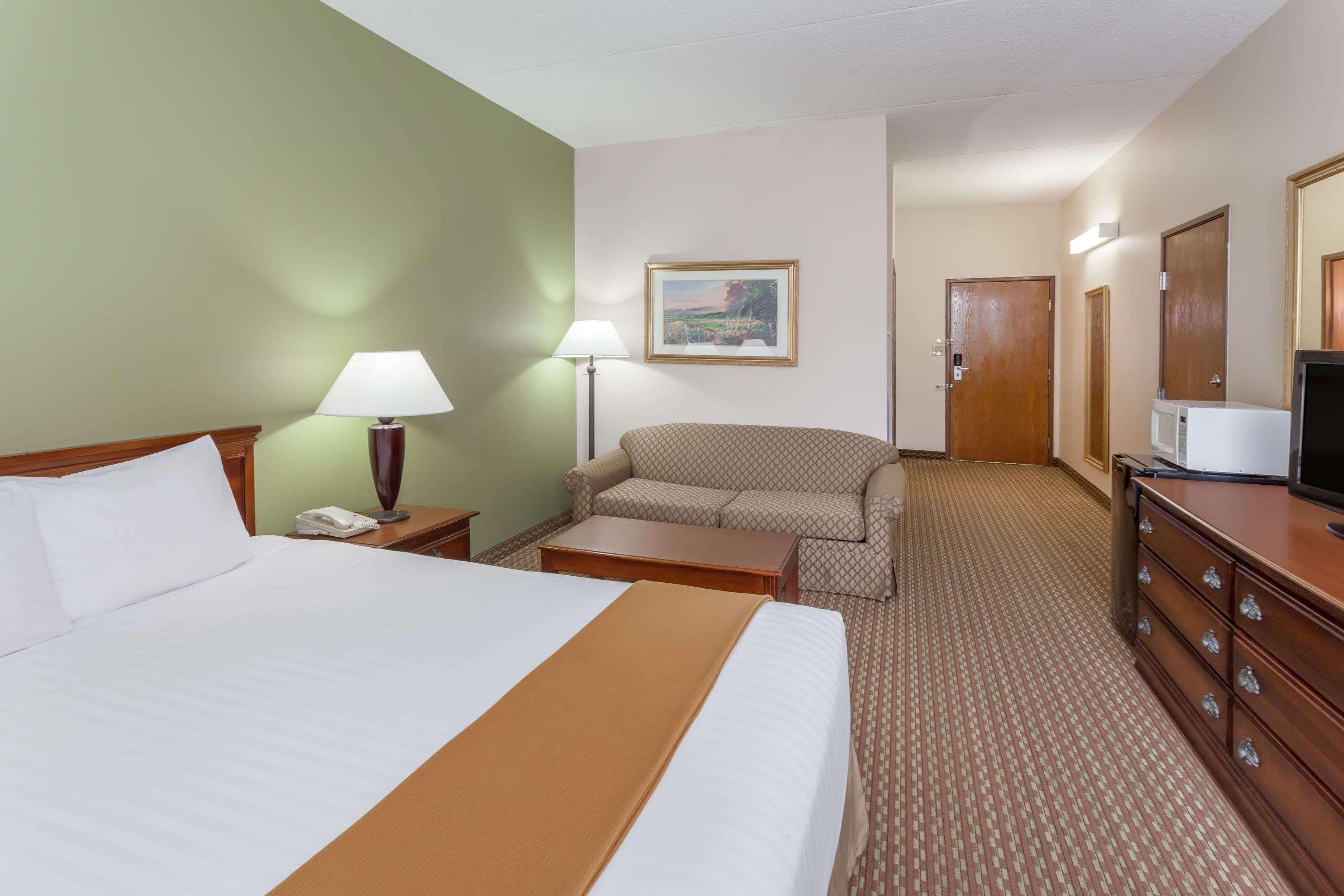 Baymont By Wyndham Lafayette - Purdue University Екстер'єр фото