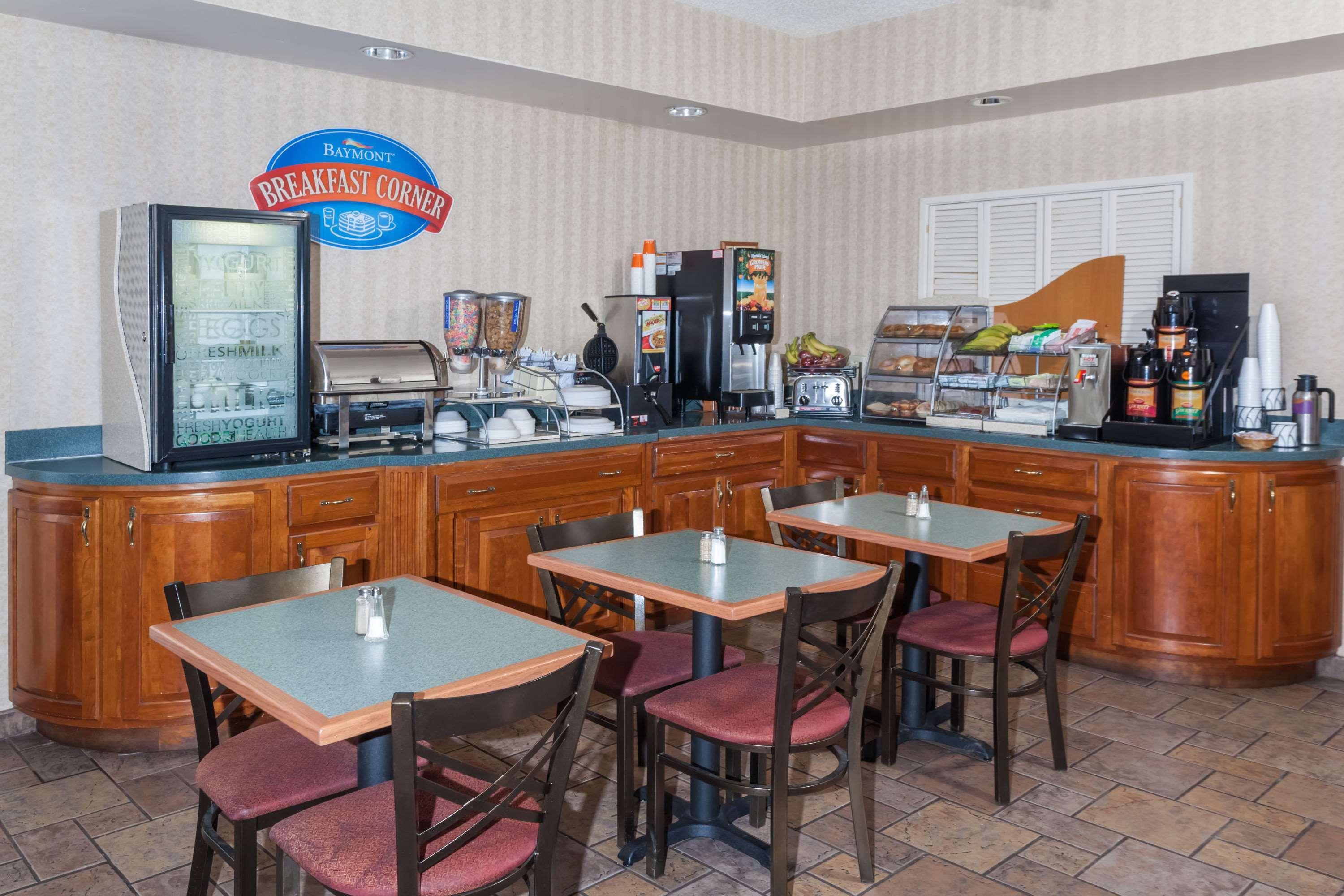 Baymont By Wyndham Lafayette - Purdue University Екстер'єр фото